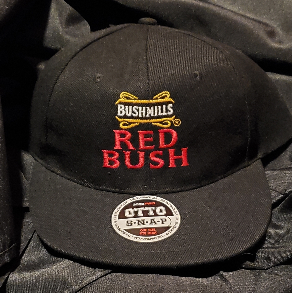 RED BUSH HAT